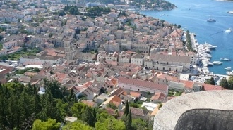 Stari Grad 330 3