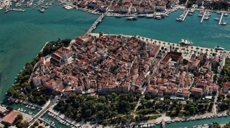 Trogir 330 10