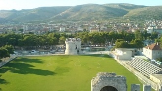 Trogir 330 22