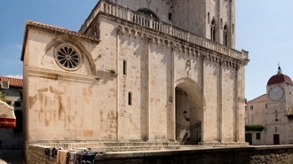Trogir 330 3