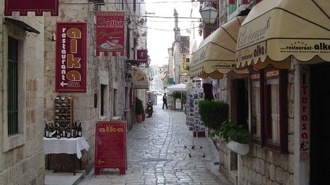 Trogir 330 9